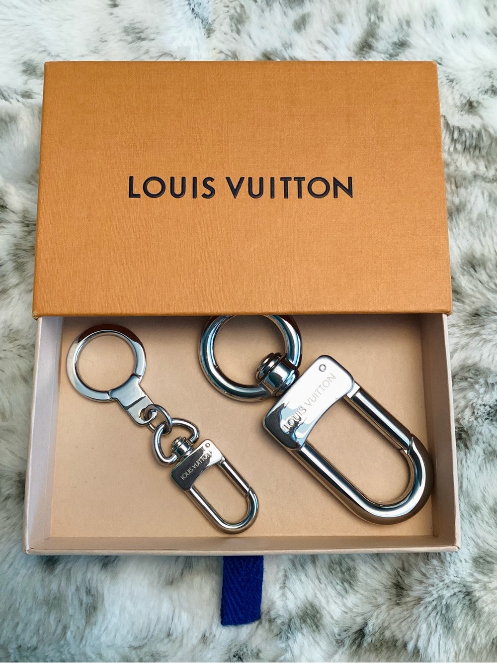 Louis Vuitton XL Anneau Cles Muskton Keychain - Picture 7 of 7